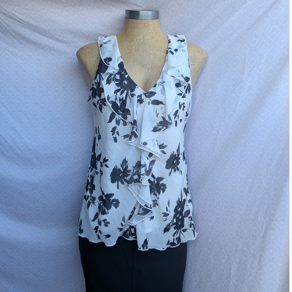 White House Black Market Blouse Womens White Excellent Floral Ruffle Lace Back
